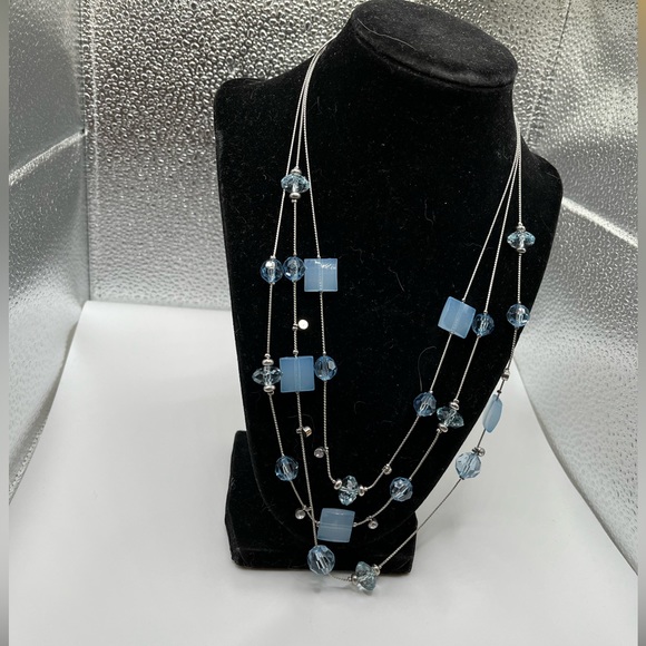 NWOT Baby blue and silver necklace - Picture 1 of 2